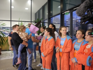 Vízilabdázók köszöntése az uszodában - fotó: 