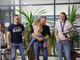 Vízilabdázók köszöntése az uszodában - fotó: 