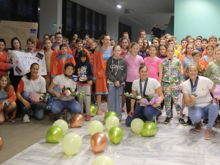 Vízilabdázók köszöntése az uszodában - fotó: 