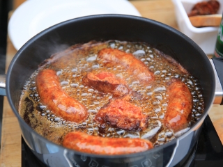 A XII. Pentelei Kolbászfesztivál képeken - fotó: 