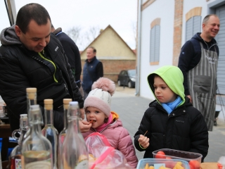 A XII. Pentelei Kolbászfesztivál képeken - fotó: 