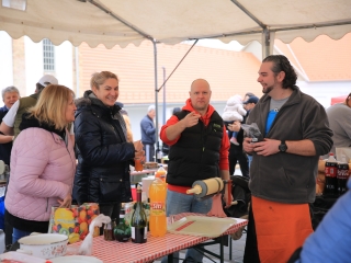 A XII. Pentelei Kolbászfesztivál képeken - fotó: 