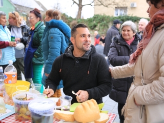 A XII. Pentelei Kolbászfesztivál képeken - fotó: 