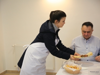 A XII. Pentelei Kolbászfesztivál képeken - fotó: 