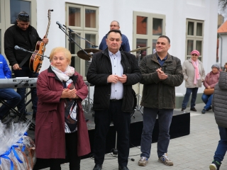 A XII. Pentelei Kolbászfesztivál képeken - fotó: 