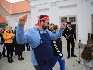 A XII. Pentelei Kolbászfesztivál képeken - fotó: 