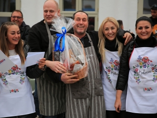 A XII. Pentelei Kolbászfesztivál képeken - fotó: 