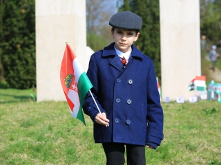 Ünnepség a forradalmi emlékműnél, megemlékezés Rosti Pál sírjánál - fotó: 