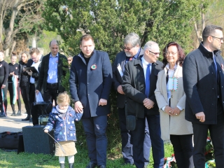 Ünnepség a forradalmi emlékműnél, megemlékezés Rosti Pál sírjánál - fotó: 