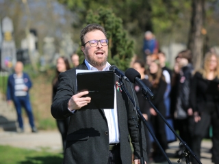 Ünnepség a forradalmi emlékműnél, megemlékezés Rosti Pál sírjánál - fotó: 