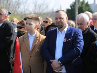 Ünnepség a forradalmi emlékműnél, megemlékezés Rosti Pál sírjánál - fotó: 