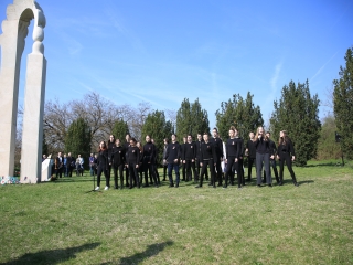 Ünnepség a forradalmi emlékműnél, megemlékezés Rosti Pál sírjánál - fotó: 