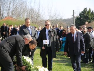 Ünnepség a forradalmi emlékműnél, megemlékezés Rosti Pál sírjánál - fotó: 