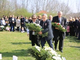 Ünnepség a forradalmi emlékműnél, megemlékezés Rosti Pál sírjánál - fotó: 