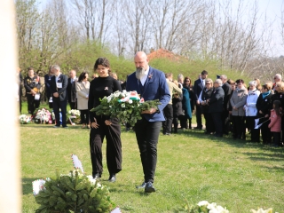 Ünnepség a forradalmi emlékműnél, megemlékezés Rosti Pál sírjánál - fotó: 