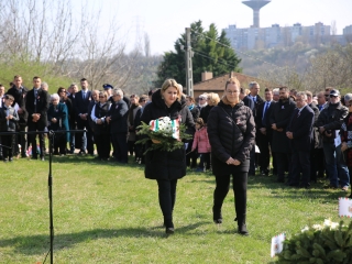 Ünnepség a forradalmi emlékműnél, megemlékezés Rosti Pál sírjánál - fotó: 