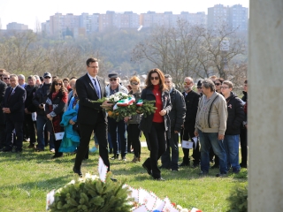 Ünnepség a forradalmi emlékműnél, megemlékezés Rosti Pál sírjánál - fotó: 