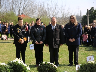 Ünnepség a forradalmi emlékműnél, megemlékezés Rosti Pál sírjánál - fotó: 