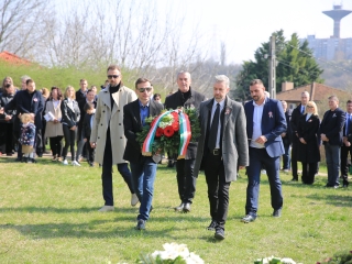 Ünnepség a forradalmi emlékműnél, megemlékezés Rosti Pál sírjánál - fotó: 