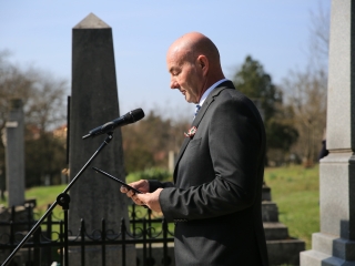 Ünnepség a forradalmi emlékműnél, megemlékezés Rosti Pál sírjánál - fotó: 