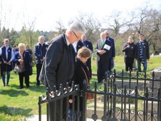 Ünnepség a forradalmi emlékműnél, megemlékezés Rosti Pál sírjánál - fotó: 