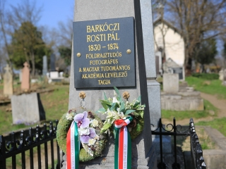 Ünnepség a forradalmi emlékműnél, megemlékezés Rosti Pál sírjánál - fotó: 