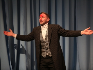 Tartuffe a Bartók Kamaraszínházban - fotó: 