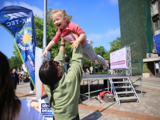 Jót Fut a Város (2024) - fotó: 