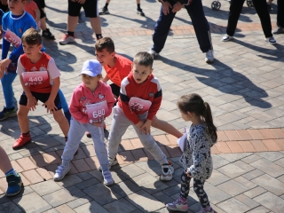 Jót Fut a Város (2024) - fotó: 