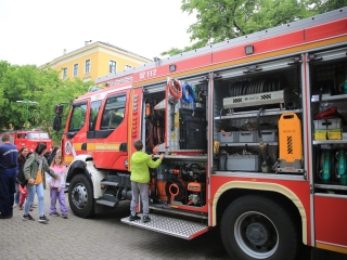 Rend & védelem egy seregszemle képein (2024) - fotó: 