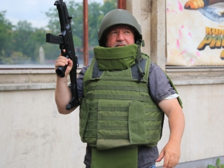 Rend & védelem egy seregszemle képein (2024) - fotó: 