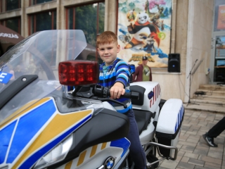 Rend & védelem egy seregszemle képein (2024) - fotó: 