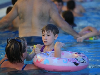 Strandok Éjszakája az élményfürdőben (2024) - fotó: 