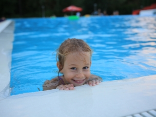 Éjszakai csobbanás az élményfürdőben 2.0 - fotó: 