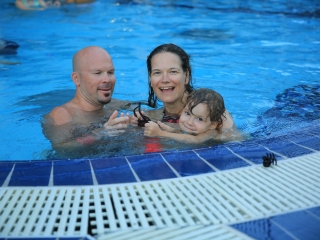 Éjszakai csobbanás az élményfürdőben 2.0 - fotó: 