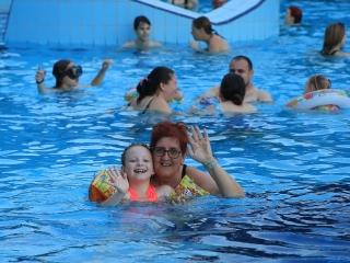 Éjszakai csobbanás az élményfürdőben 2.0 - fotó: 