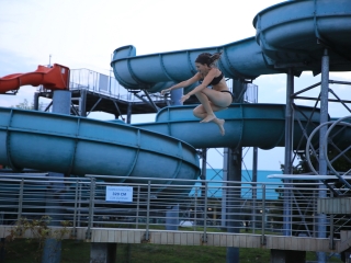 Éjszakai csobbanás az élményfürdőben 2.0 - fotó: 