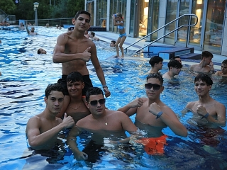 Éjszakai csobbanás az élményfürdőben 2.0 - fotó: 