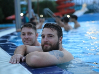 Éjszakai csobbanás az élményfürdőben 2.0 - fotó: 