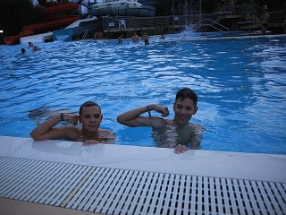 Éjszakai csobbanás az élményfürdőben 2.0 - fotó: 