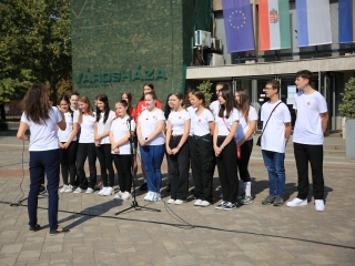 Fuss velünk, fuss értünk! (2024) - fotó: 