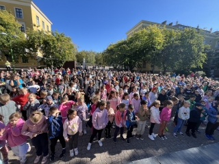 Mozdulj, Dózsa 45! - fotó: 