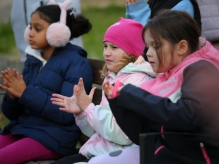 Világnapi koncert és virágültetés a zeneiskolánál (2024) - fotó: 