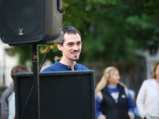 Világnapi koncert és virágültetés a zeneiskolánál (2024) - fotó: 