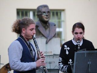 Világnapi koncert és virágültetés a zeneiskolánál (2024) - fotó: 