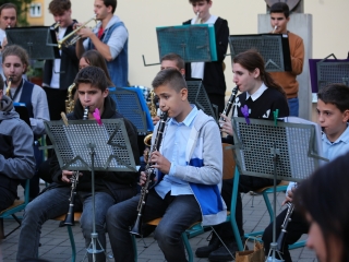 Világnapi koncert és virágültetés a zeneiskolánál (2024) - fotó: 