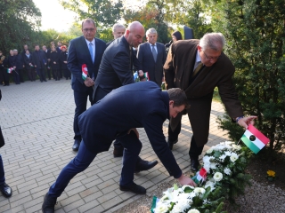 Megemlékezés és díjátadó 1956 ünnepén - fotó: 