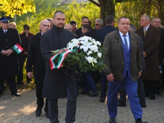 Megemlékezés és díjátadó 1956 ünnepén - fotó: 