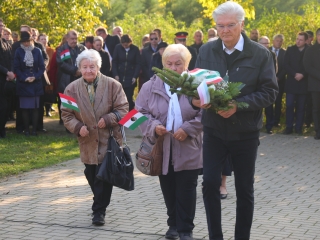 Megemlékezés és díjátadó 1956 ünnepén - fotó: 