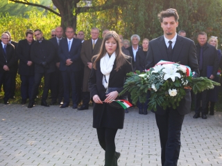 Megemlékezés és díjátadó 1956 ünnepén - fotó: 